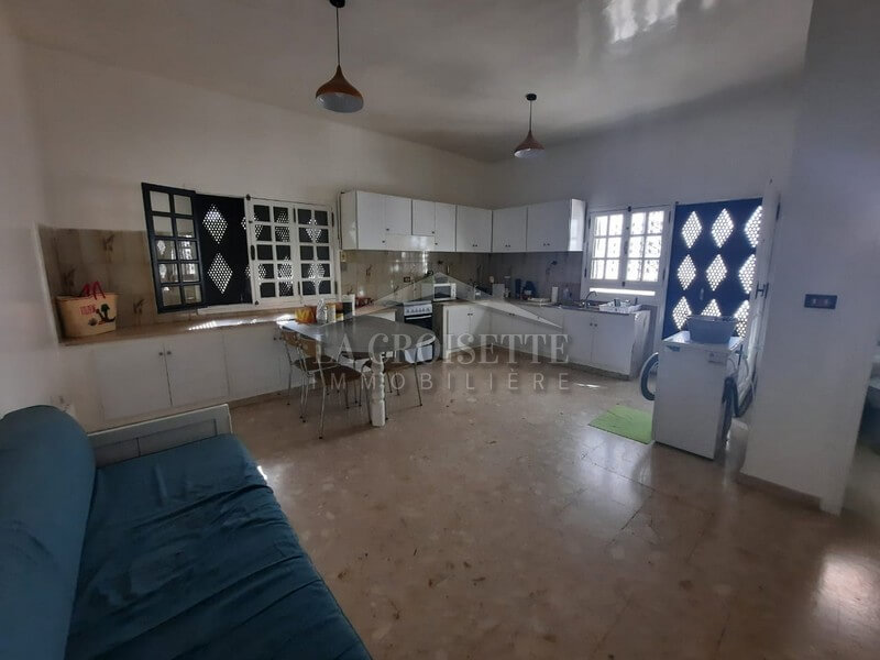 Etage de villa S+3 meublé vue sur mer à La Marsa